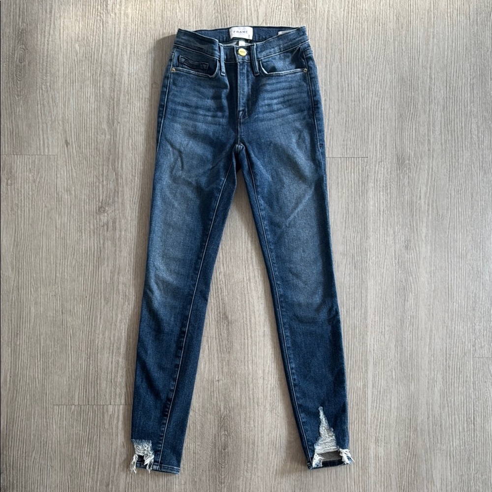 Frame Denim Le Skinny jeans with distressed hem LSJ801